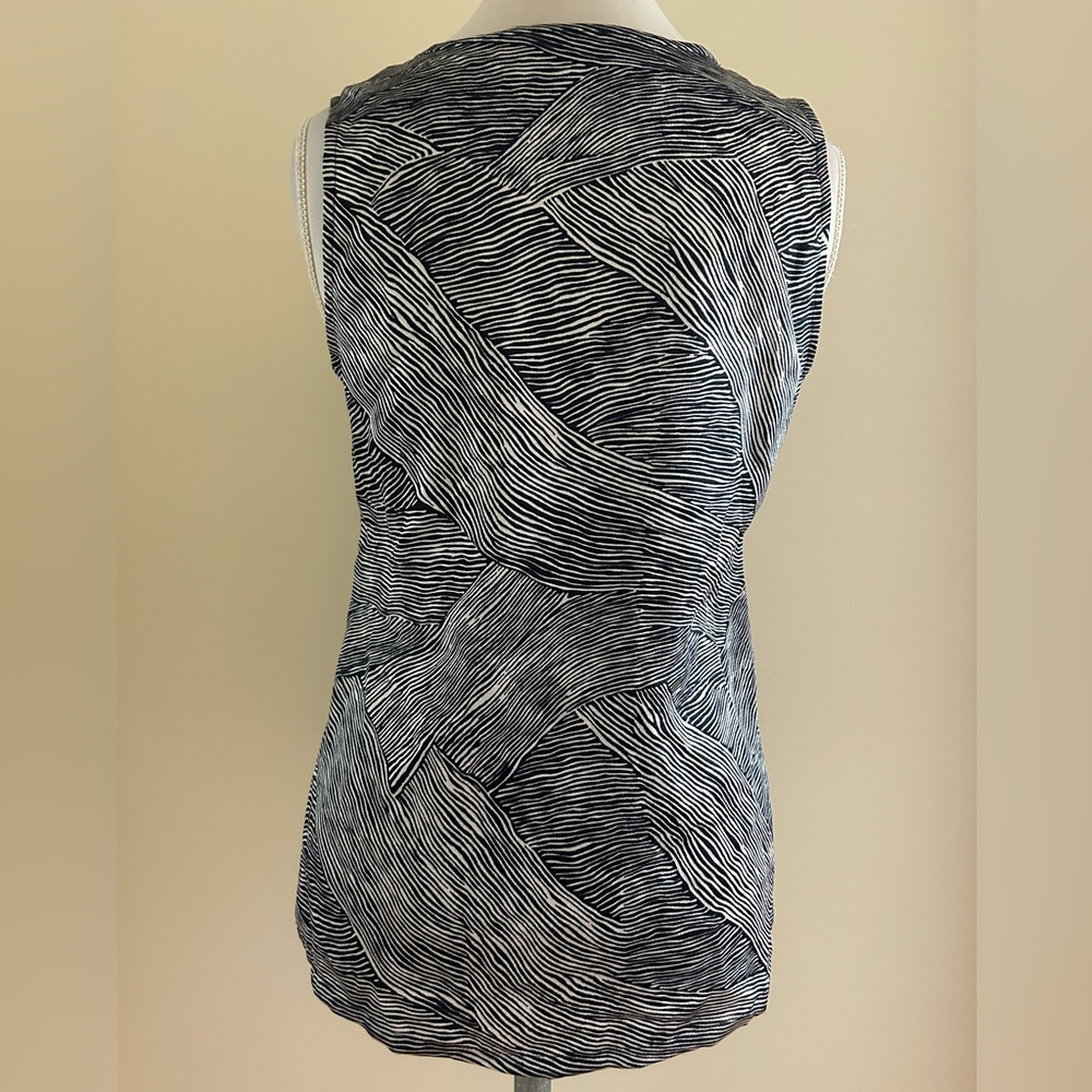 BEAUTIFUL Navy/White Ruffled Top - Picture 4 of 4